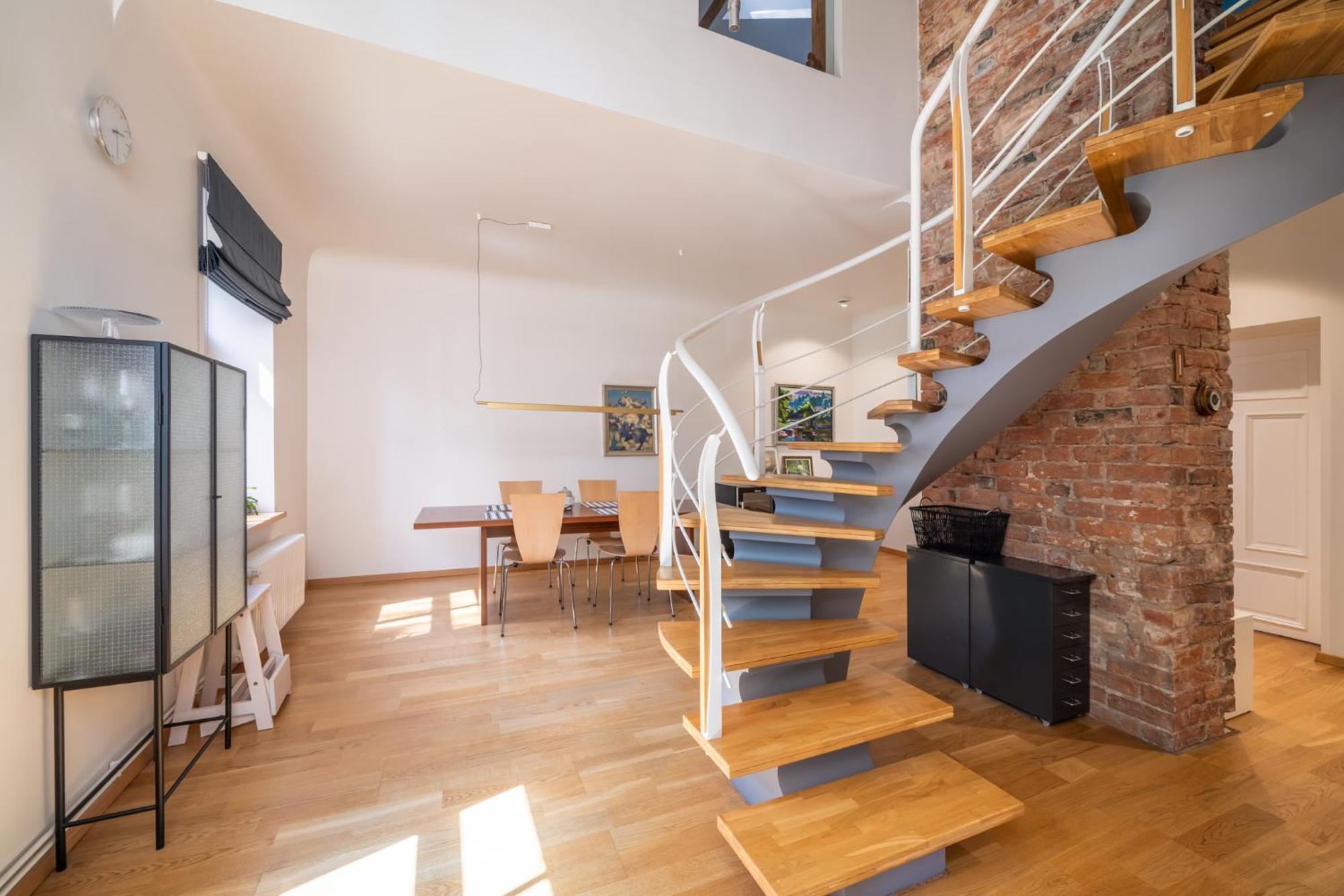 Elegant And Spacious Апартаменти *
